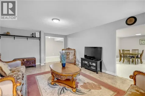 489 Acadia Drive Hamilton ON L8W 3A3