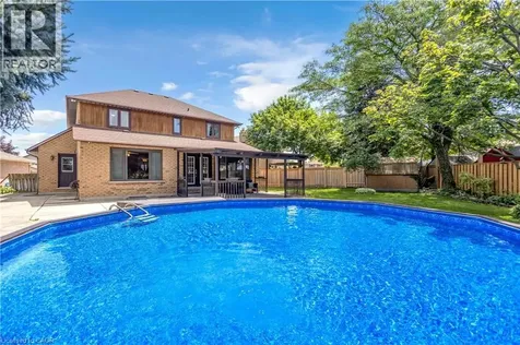 489 Acadia Drive Hamilton ON L8W 3A3