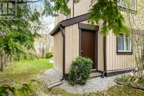 112 Escarpment Crescent Collingwood ON L9Y 5B4