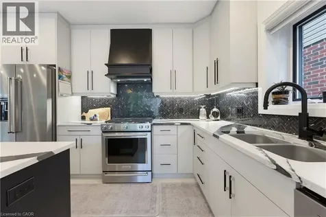 647 Blair Creek Drive Kitchener ON N2P 0E7
