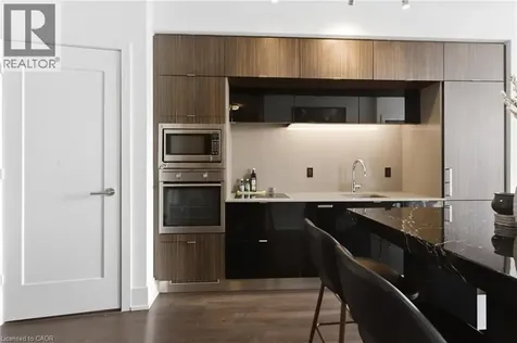 10 York Street Toronto ON M5J 0E1
