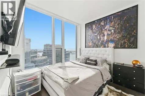 10 York Street Toronto ON M5J 0E1
