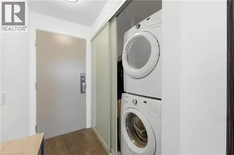 10 York Street Toronto ON M5J 0E1