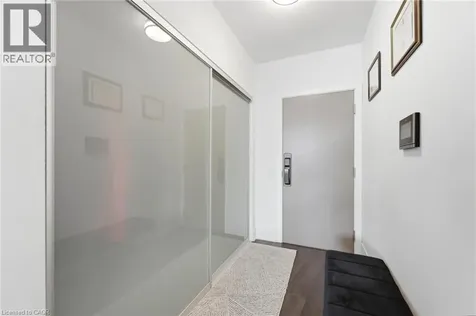 10 York Street Toronto ON M5J 0E1