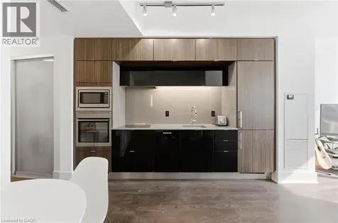 10 York Street Toronto ON M5J 0E1