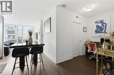 10 York Street Toronto ON M5J 0E1