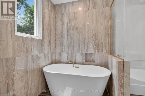 1054 Chelsea Drive Ottawa ON K1K 0M8