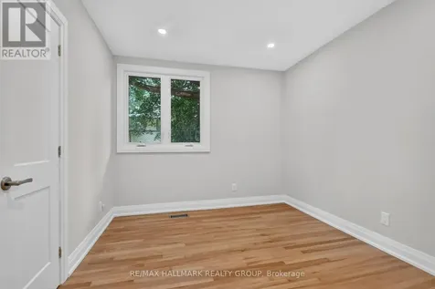 1054 Chelsea Drive Ottawa ON K1K 0M8