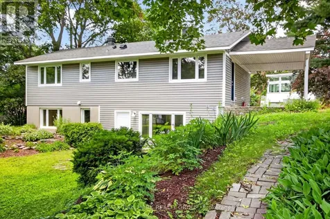 1054 Chelsea Drive Ottawa ON K1K 0M8