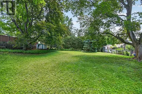 1054 Chelsea Drive Ottawa ON K1K 0M8