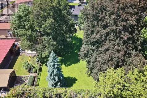 1054 Chelsea Drive Ottawa ON K1K 0M8