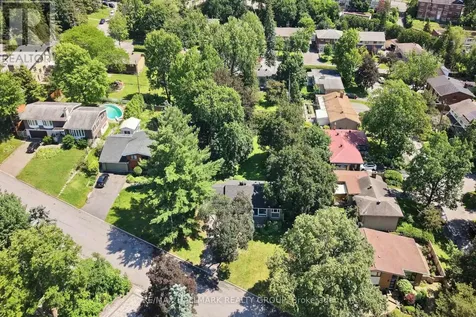 1054 Chelsea Drive Ottawa ON K1K 0M8
