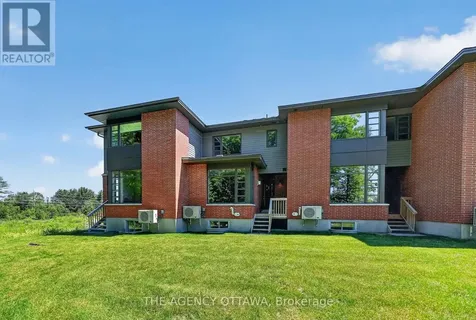 1005 Kitigan Grove Ottawa ON K2K 0M9