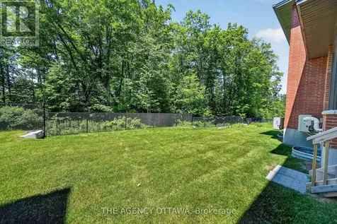 1005 Kitigan Grove Ottawa ON K2K 0M9