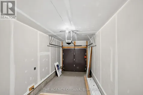 1005 Kitigan Grove Ottawa ON K2K 0M9