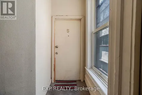 88 Maclaren Street Ottawa ON K2P 0K6