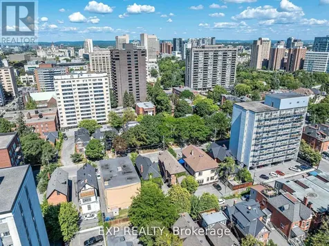 88 Maclaren Street Ottawa ON K2P 0K6