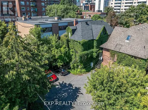 88 Maclaren Street Ottawa ON K2P 0K6