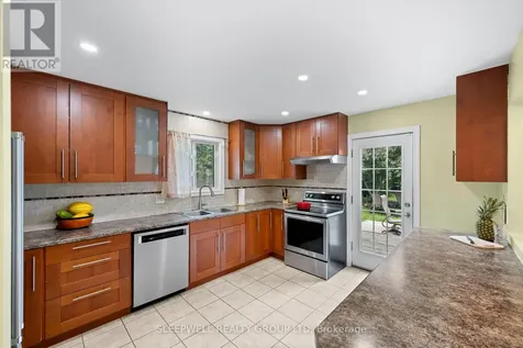 66 Parsons Ridge Road Ottawa ON K2L 2X4