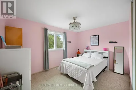 66 Parsons Ridge Road Ottawa ON K2L 2X4