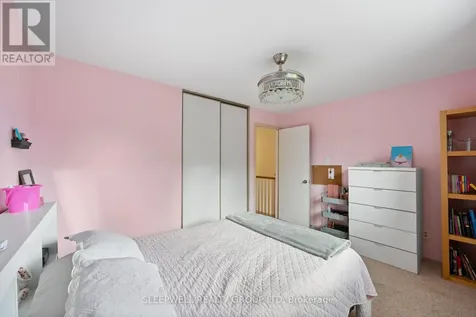 66 Parsons Ridge Road Ottawa ON K2L 2X4