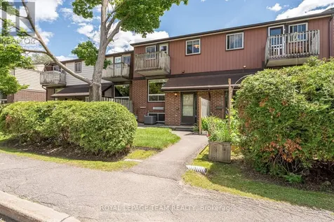 402 Montfort Street Ottawa ON K1L 8G7