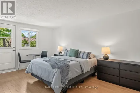 402 Montfort Street Ottawa ON K1L 8G7