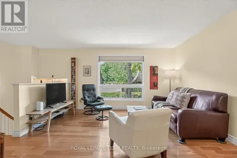 402 Montfort Street Ottawa ON K1L 8G7