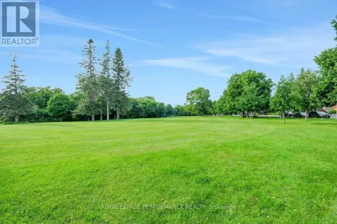 1141 North River Road Ottawa ON K1K 3W4