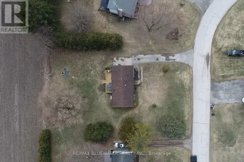 9897 Eric Street Lambton Shores ON N0M 2N0