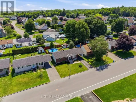 827 Edmond Street Hawkesbury ON K6A 3C6