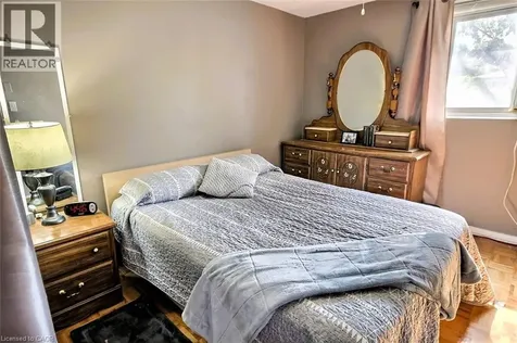 541 Parkview Crescent Cambridge ON N3H 4Z9