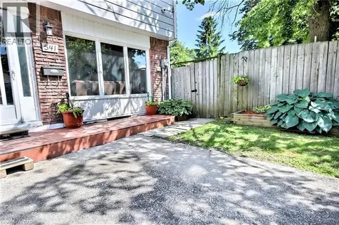 541 Parkview Crescent Cambridge ON N3H 4Z9