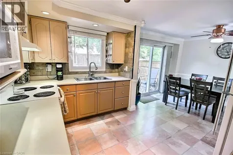541 Parkview Crescent Cambridge ON N3H 4Z9