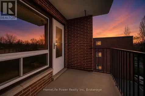 4 Avalon Place Kitchener ON N2M 4N6