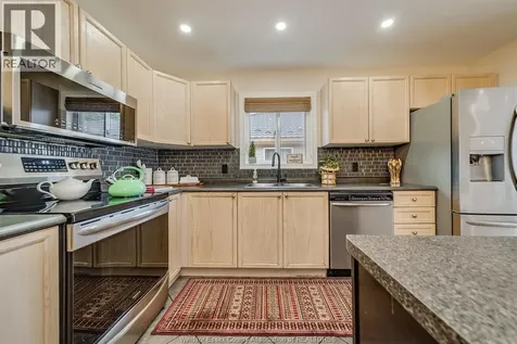 1174 Clover Windsor ON N8P 1W1