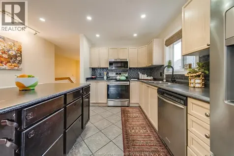 1174 Clover Windsor ON N8P 1W1