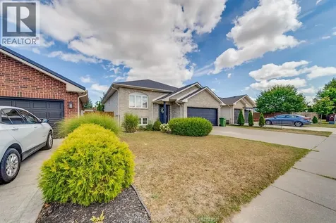 1174 Clover Windsor ON N8P 1W1