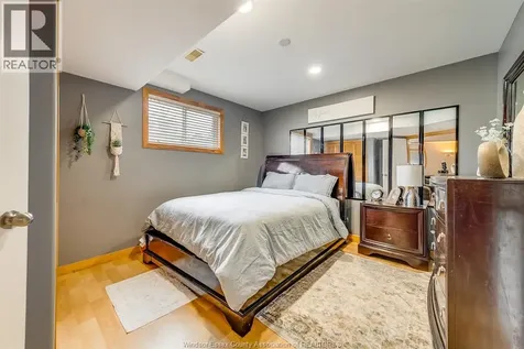 1174 Clover Windsor ON N8P 1W1