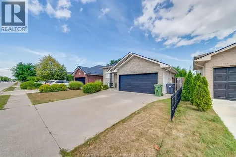 1174 Clover Windsor ON N8P 1W1