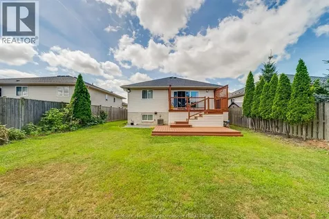1174 Clover Windsor ON N8P 1W1