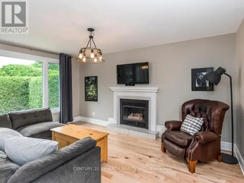 26 Jacqueline Crescent Ottawa ON K2S 1M2