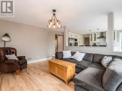 26 Jacqueline Crescent Ottawa ON K2S 1M2