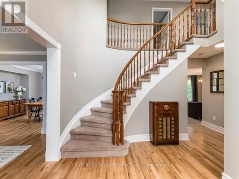 26 Jacqueline Crescent Ottawa ON K2S 1M2