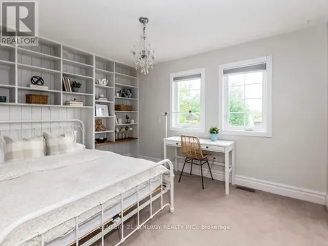 26 Jacqueline Crescent Ottawa ON K2S 1M2