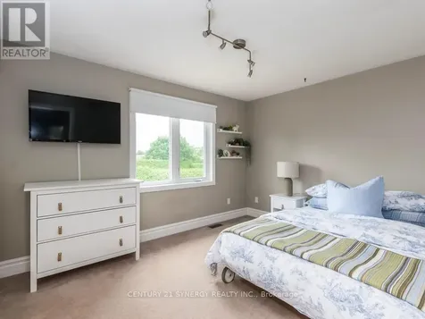 26 Jacqueline Crescent Ottawa ON K2S 1M2