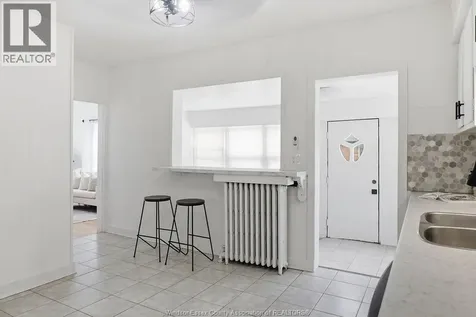 2265 Cabana Windsor ON N9E 3K1