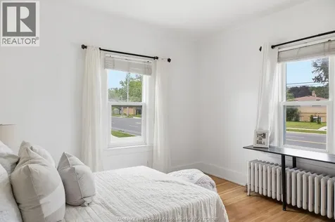 2265 Cabana Windsor ON N9E 3K1