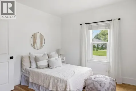 2265 Cabana Windsor ON N9E 3K1