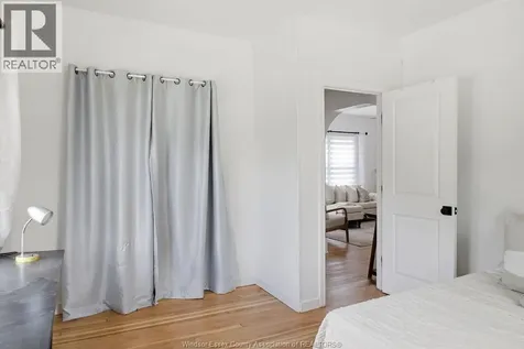 2265 Cabana Windsor ON N9E 3K1